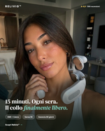 Donna che indossa il massaggiatore cervicale Relivio